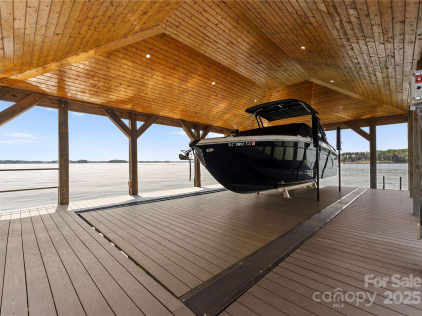 124 Wellcraft Court, Mooresville, NC 28117.  MLS# CAR4227104, YatesRealty ID 3586. No Profile Lift w/ fixed covered dock.