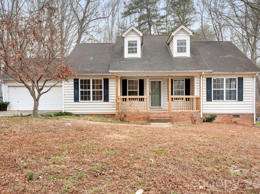 177 Highland Woods Court, Denver, NC 28037.  MLS# CAR4333718, YatesRealty ID 3586. 