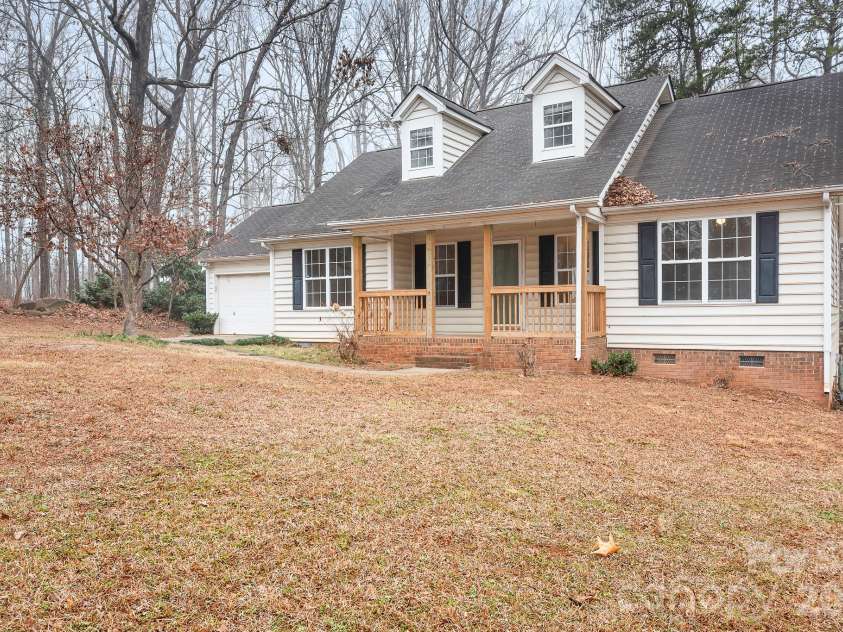 177 Highland Woods Court, Denver, NC 28037.  MLS# CAR4333718, YatesRealty ID 3586. 