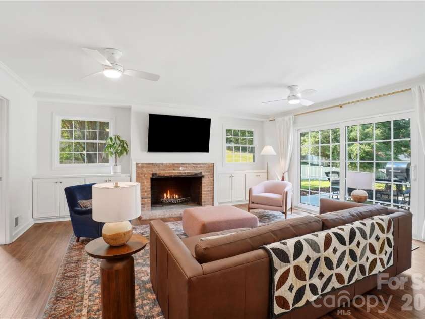 3900 Blowing Rock Way, Charlotte, NC 28210.  MLS# CAR4400075, YatesRealty ID 35861. 