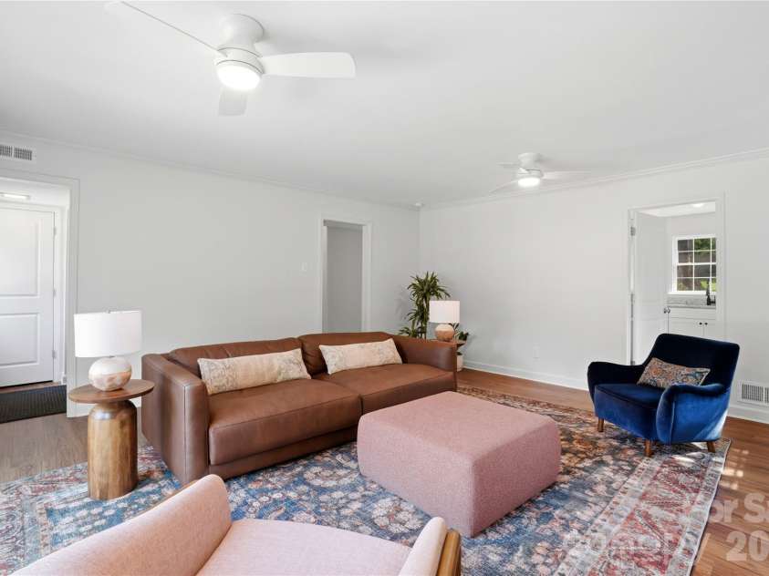 3900 Blowing Rock Way, Charlotte, NC 28210.  MLS# CAR4400075, YatesRealty ID 35861. 