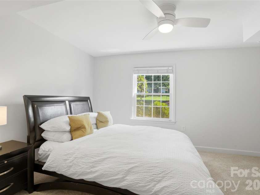 3900 Blowing Rock Way, Charlotte, NC 28210.  MLS# CAR4400075, YatesRealty ID 35861. 