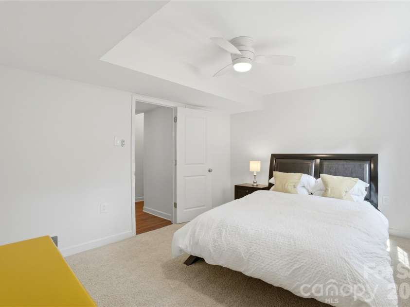 3900 Blowing Rock Way, Charlotte, NC 28210.  MLS# CAR4400075, YatesRealty ID 35861. 