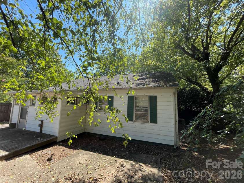 500 Brookside Drive, Shelby, NC 28150.  MLS# CAR4402367, YatesRealty ID 35863. 