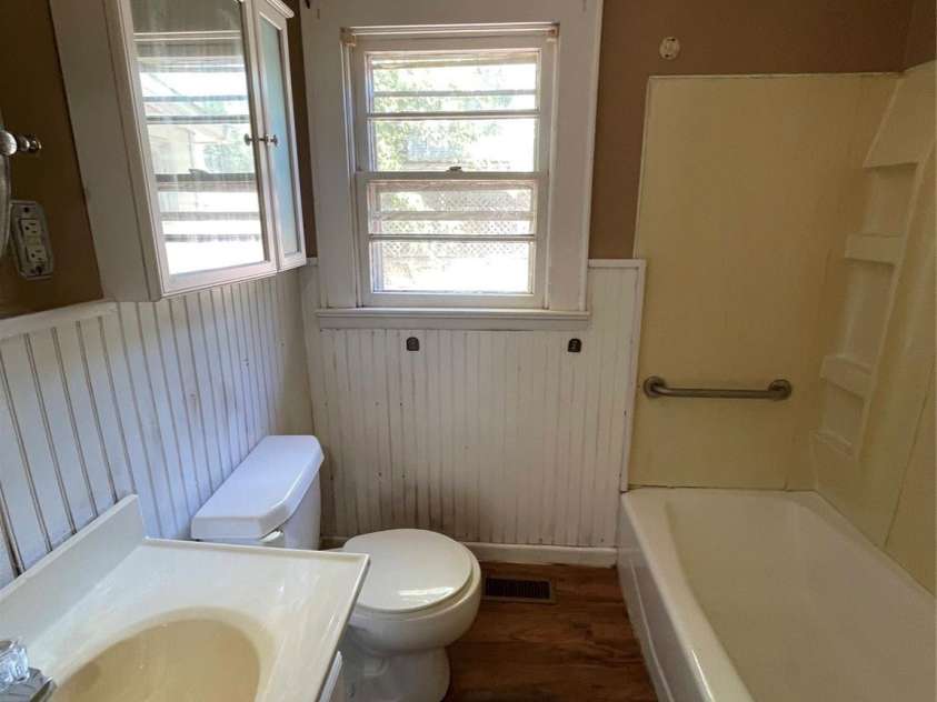 500 Brookside Drive, Shelby, NC 28150.  MLS# CAR4402367, YatesRealty ID 35863. 