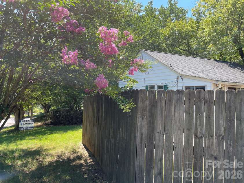 500 Brookside Drive, Shelby, NC 28150.  MLS# CAR4402367, YatesRealty ID 35863. 