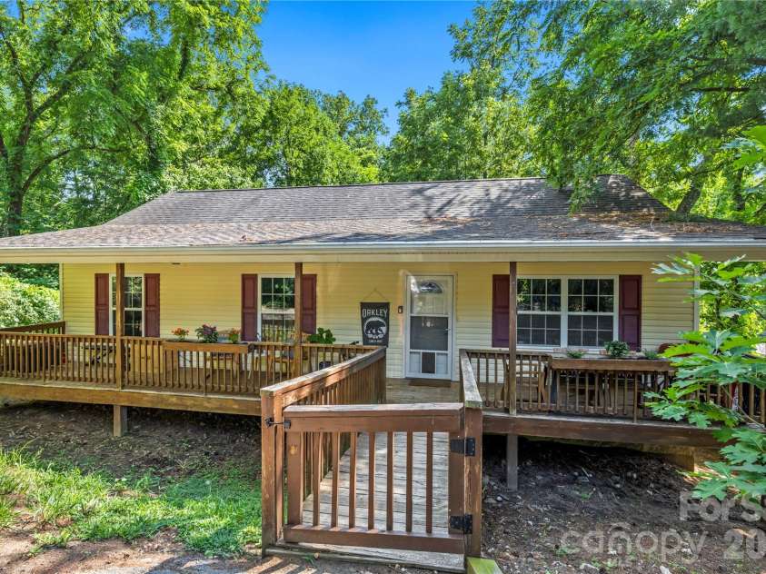 11 Raleigh Road, Asheville, NC 28803.  MLS# CAR4398228, YatesRealty ID 35864. 