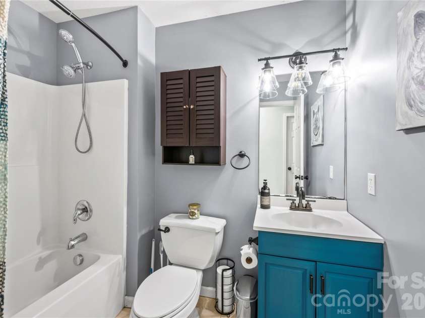 11 Raleigh Road, Asheville, NC 28803.  MLS# CAR4398228, YatesRealty ID 35864. 