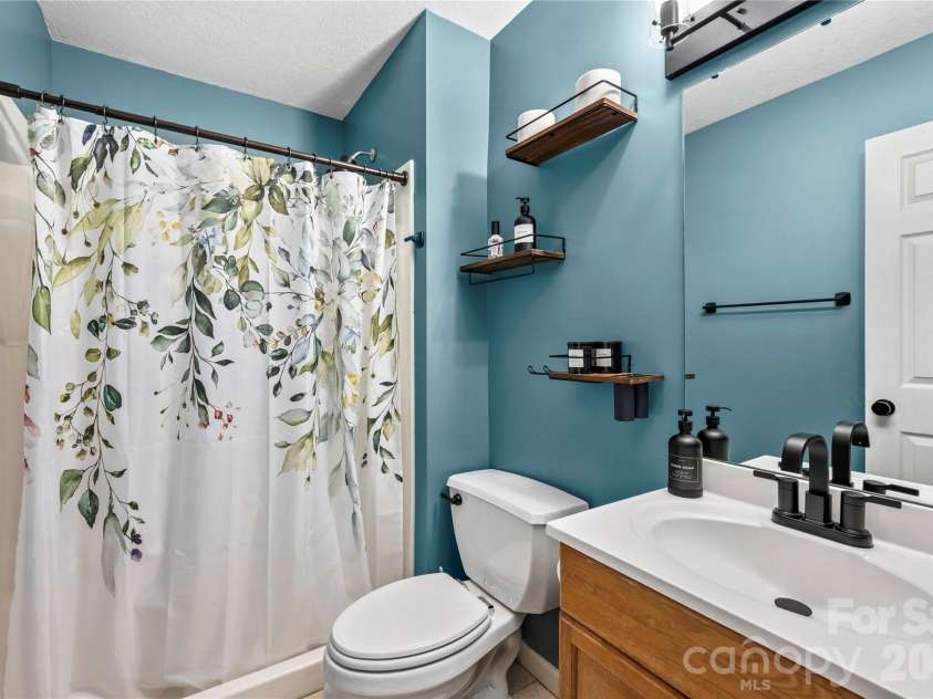11 Raleigh Road, Asheville, NC 28803.  MLS# CAR4398228, YatesRealty ID 35864. 