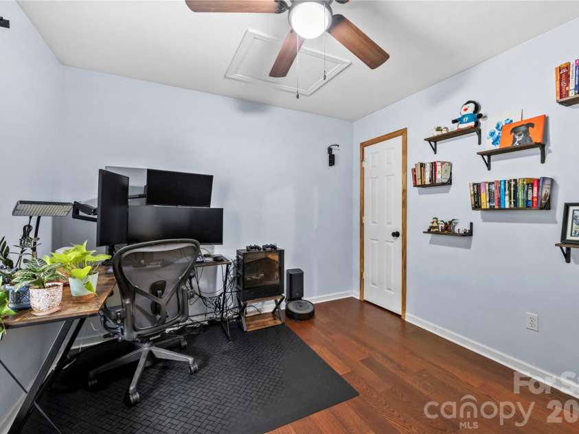 11 Raleigh Road, Asheville, NC 28803.  MLS# CAR4398228, YatesRealty ID 35864. 