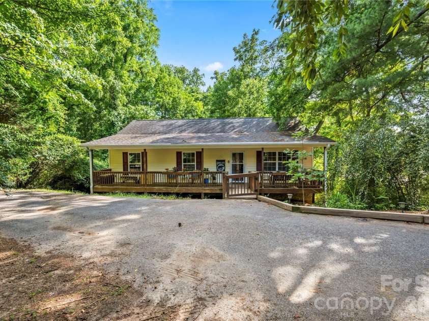 11 Raleigh Road, Asheville, NC 28803.  MLS# CAR4398228, YatesRealty ID 35864. 