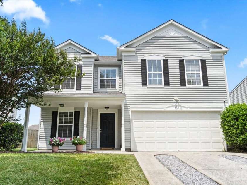 12932 Silvaire Farm Road, Charlotte, NC 28278.  MLS# CAR4395219, YatesRealty ID 35865. 