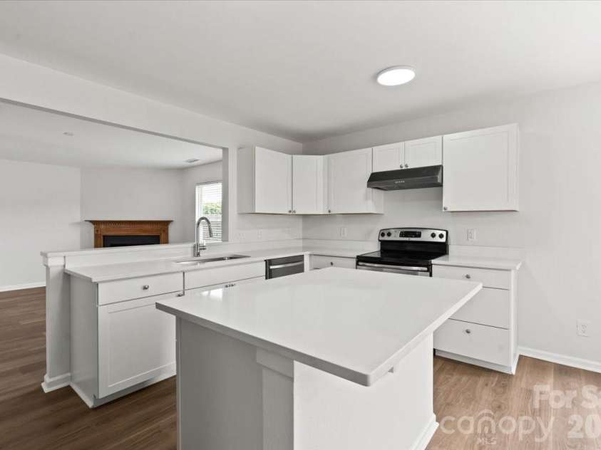 12932 Silvaire Farm Road, Charlotte, NC 28278.  MLS# CAR4395219, YatesRealty ID 35865. 