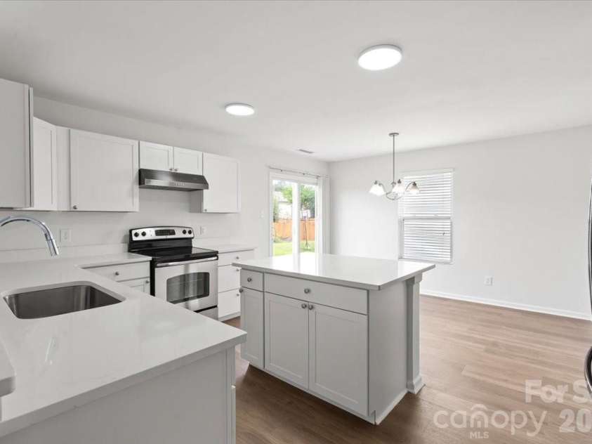 12932 Silvaire Farm Road, Charlotte, NC 28278.  MLS# CAR4395219, YatesRealty ID 35865. 