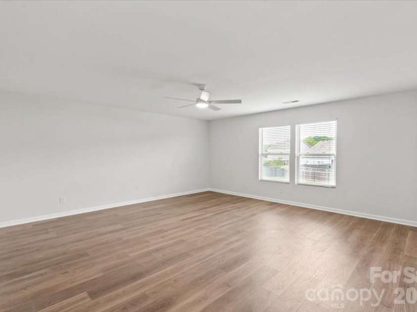 12932 Silvaire Farm Road, Charlotte, NC 28278.  MLS# CAR4395219, YatesRealty ID 35865. 