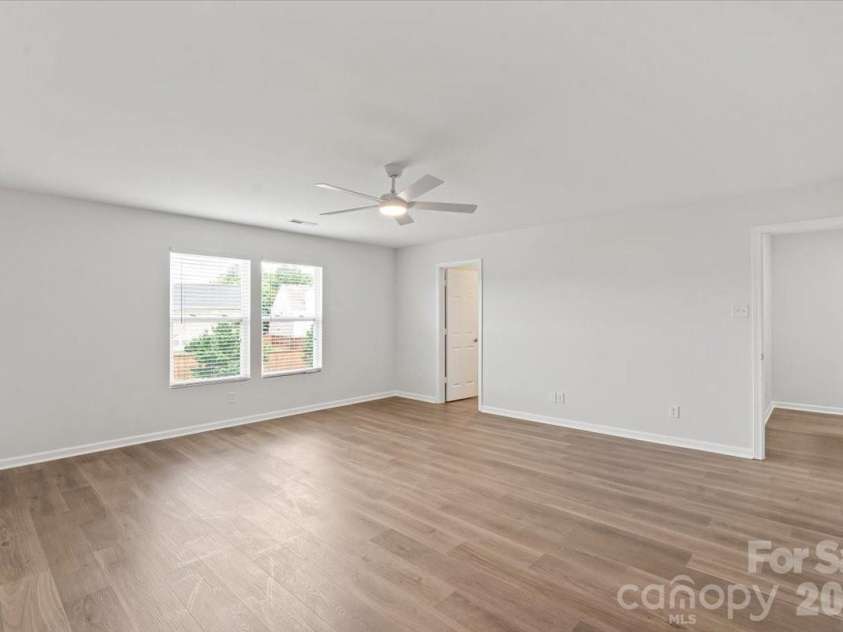 12932 Silvaire Farm Road, Charlotte, NC 28278.  MLS# CAR4395219, YatesRealty ID 35865. 