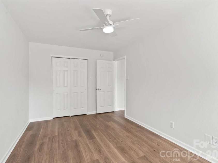 12932 Silvaire Farm Road, Charlotte, NC 28278.  MLS# CAR4395219, YatesRealty ID 35865. 