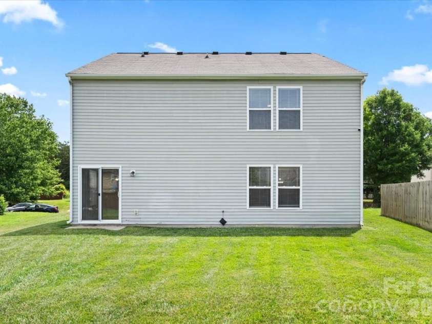 12932 Silvaire Farm Road, Charlotte, NC 28278.  MLS# CAR4395219, YatesRealty ID 35865. 