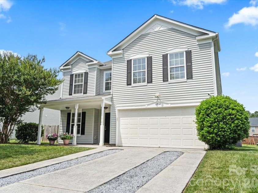 12932 Silvaire Farm Road, Charlotte, NC 28278.  MLS# CAR4395219, YatesRealty ID 35865. 