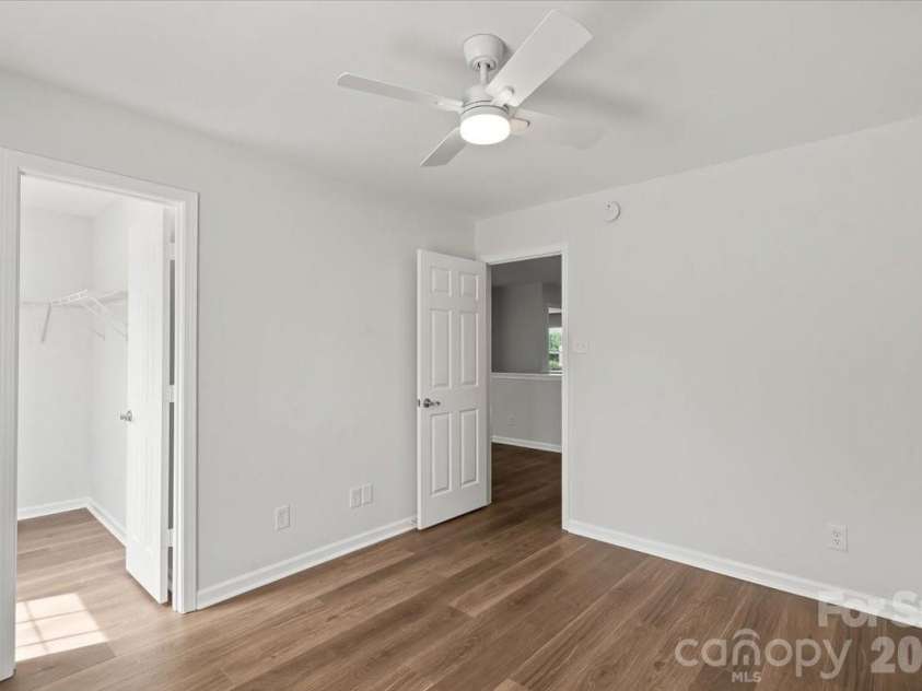12932 Silvaire Farm Road, Charlotte, NC 28278.  MLS# CAR4395219, YatesRealty ID 35865. BR 2