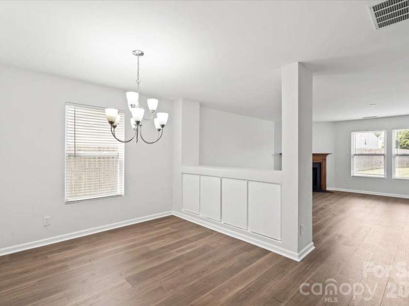 12932 Silvaire Farm Road, Charlotte, NC 28278.  MLS# CAR4395219, YatesRealty ID 35865. Formal dining w/storage