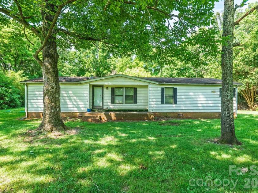 11101 Coble Road, Charlotte, NC 28227.  MLS# CAR4401595, YatesRealty ID 35867. 