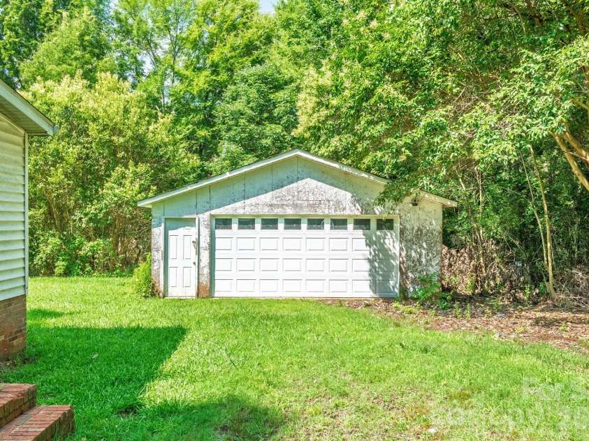 11101 Coble Road, Charlotte, NC 28227.  MLS# CAR4401595, YatesRealty ID 35867. 