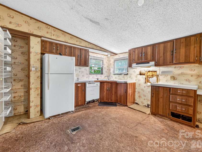 11101 Coble Road, Charlotte, NC 28227.  MLS# CAR4401595, YatesRealty ID 35867. 