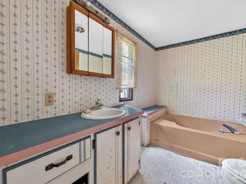 11101 Coble Road, Charlotte, NC 28227.  MLS# CAR4401595, YatesRealty ID 35867. 