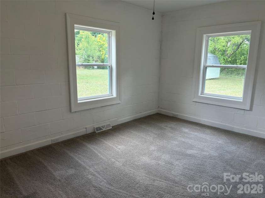 1107 Meeting Street, Statesville, NC 28677.  MLS# CAR4401560, YatesRealty ID 35868. 