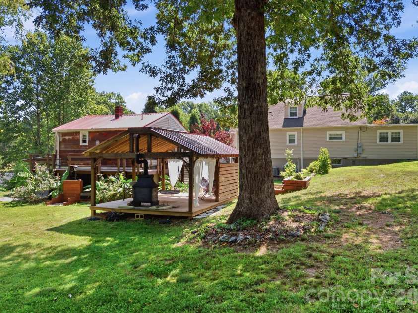 904 Bounous Street, Valdese, NC 28690.  MLS# CAR4402377, YatesRealty ID 35870. 