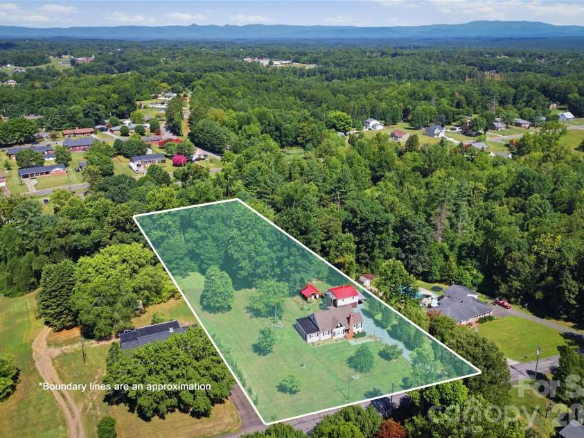 904 Bounous Street, Valdese, NC 28690.  MLS# CAR4402377, YatesRealty ID 35870. 