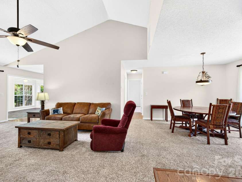 35 Meadow Pathway Drive, Fletcher, NC 28732.  MLS# CAR4395042, YatesRealty ID 35871. 