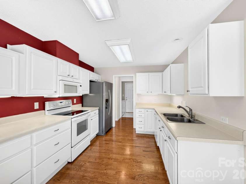 35 Meadow Pathway Drive, Fletcher, NC 28732.  MLS# CAR4395042, YatesRealty ID 35871. 