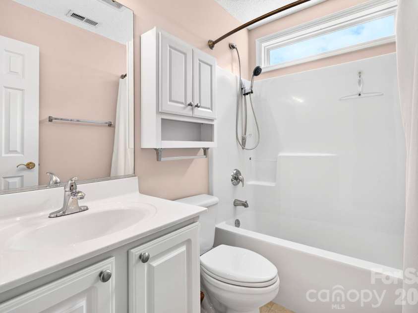 35 Meadow Pathway Drive, Fletcher, NC 28732.  MLS# CAR4395042, YatesRealty ID 35871. 