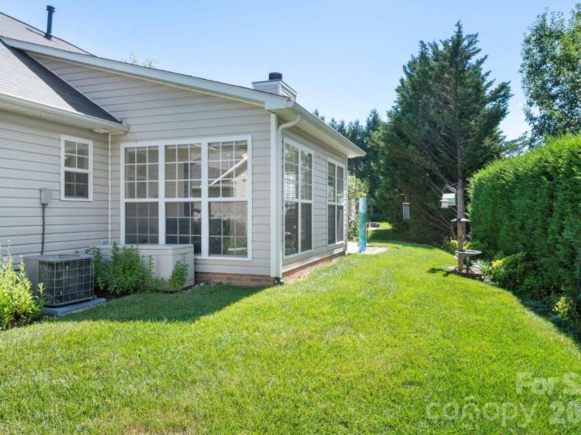 35 Meadow Pathway Drive, Fletcher, NC 28732.  MLS# CAR4395042, YatesRealty ID 35871. 