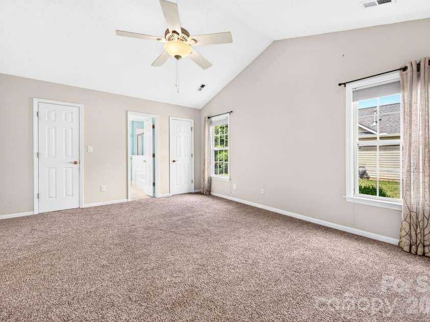 35 Meadow Pathway Drive, Fletcher, NC 28732.  MLS# CAR4395042, YatesRealty ID 35871. Primary Bedroom