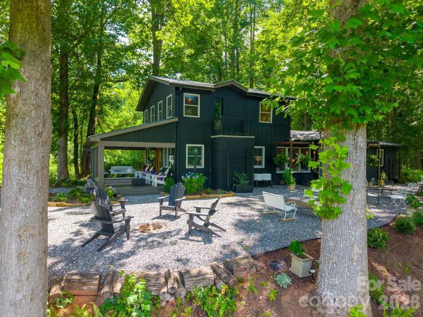 75 Mountain View Road, Sylva, NC 28779.  MLS# CAR4377022, YatesRealty ID 35873. 
