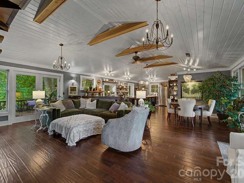 75 Mountain View Road, Sylva, NC 28779.  MLS# CAR4377022, YatesRealty ID 35873. 