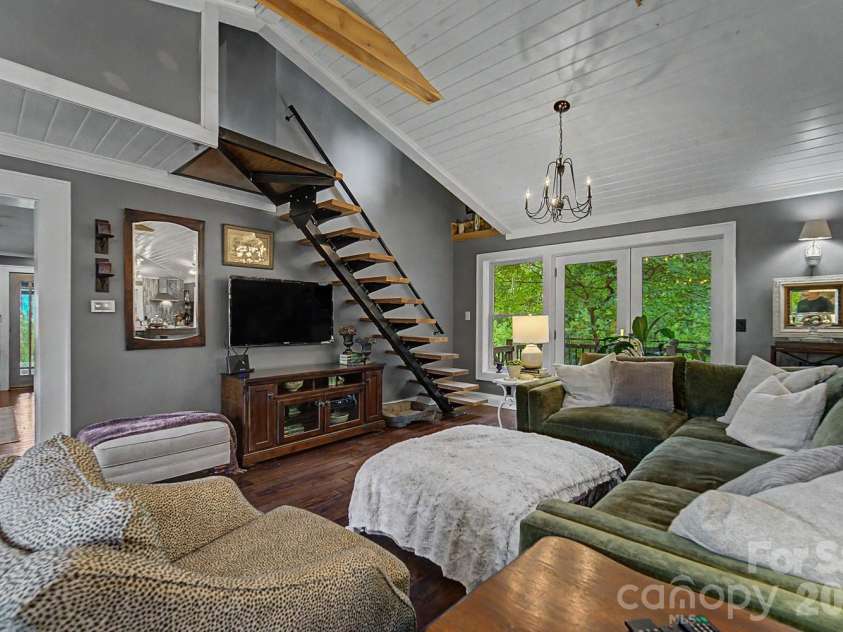 75 Mountain View Road, Sylva, NC 28779.  MLS# CAR4377022, YatesRealty ID 35873. 