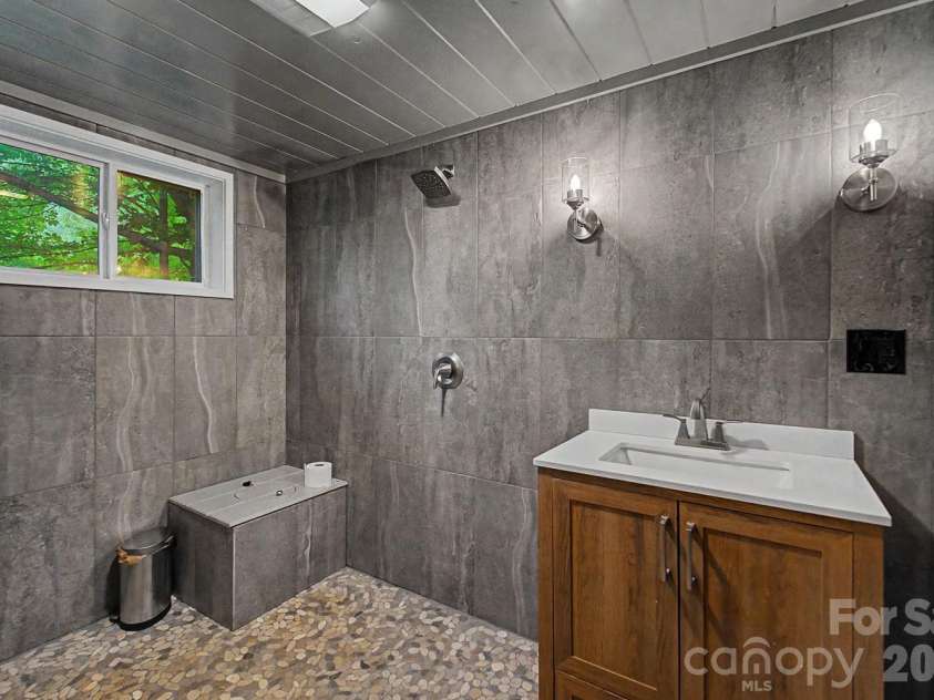75 Mountain View Road, Sylva, NC 28779.  MLS# CAR4377022, YatesRealty ID 35873. 