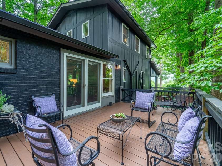 75 Mountain View Road, Sylva, NC 28779.  MLS# CAR4377022, YatesRealty ID 35873. 