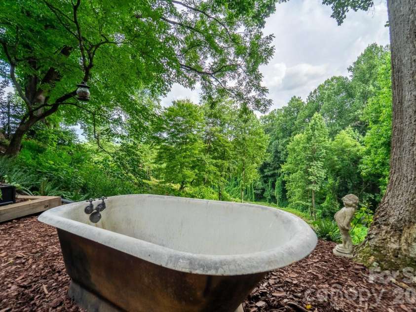 75 Mountain View Road, Sylva, NC 28779.  MLS# CAR4377022, YatesRealty ID 35873. 