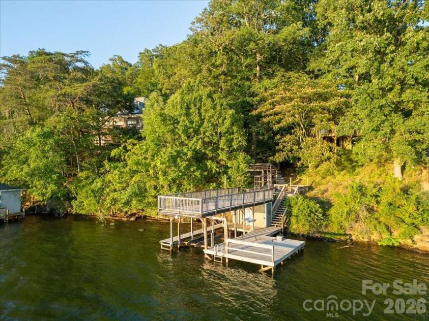 263 Lakewood Circle, Troy, NC 27371.  MLS# CAR4392482, YatesRealty ID 35874. 
