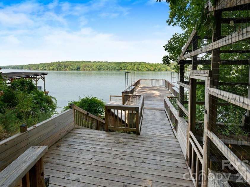 263 Lakewood Circle, Troy, NC 27371.  MLS# CAR4392482, YatesRealty ID 35874. 
