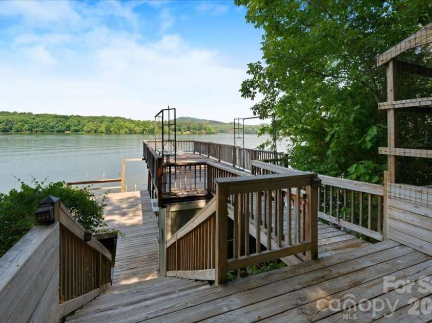 263 Lakewood Circle, Troy, NC 27371.  MLS# CAR4392482, YatesRealty ID 35874. 