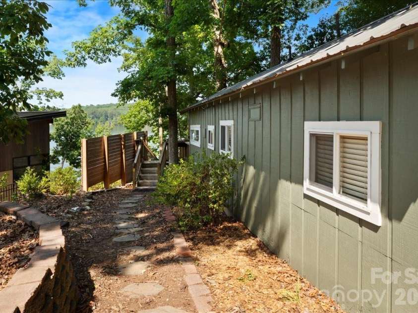 263 Lakewood Circle, Troy, NC 27371.  MLS# CAR4392482, YatesRealty ID 35874. 