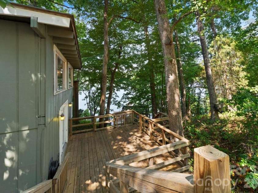 263 Lakewood Circle, Troy, NC 27371.  MLS# CAR4392482, YatesRealty ID 35874. 