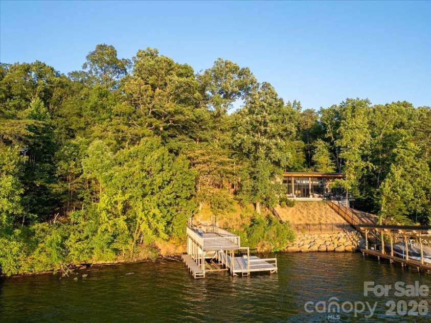 263 Lakewood Circle, Troy, NC 27371.  MLS# CAR4392482, YatesRealty ID 35874. 