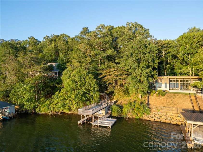 263 Lakewood Circle, Troy, NC 27371.  MLS# CAR4392482, YatesRealty ID 35874. 